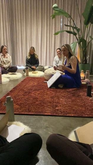 The circle on the rug